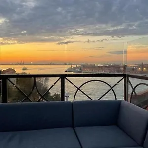 The Penthouse And Rooftop-terrace At Molino Stucky Venise