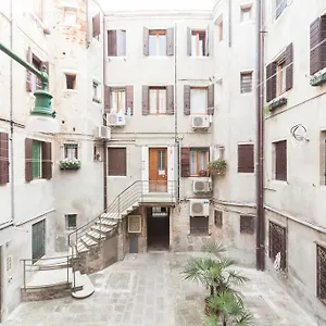 Campiello Chiesa, By Short Holidays Apartament